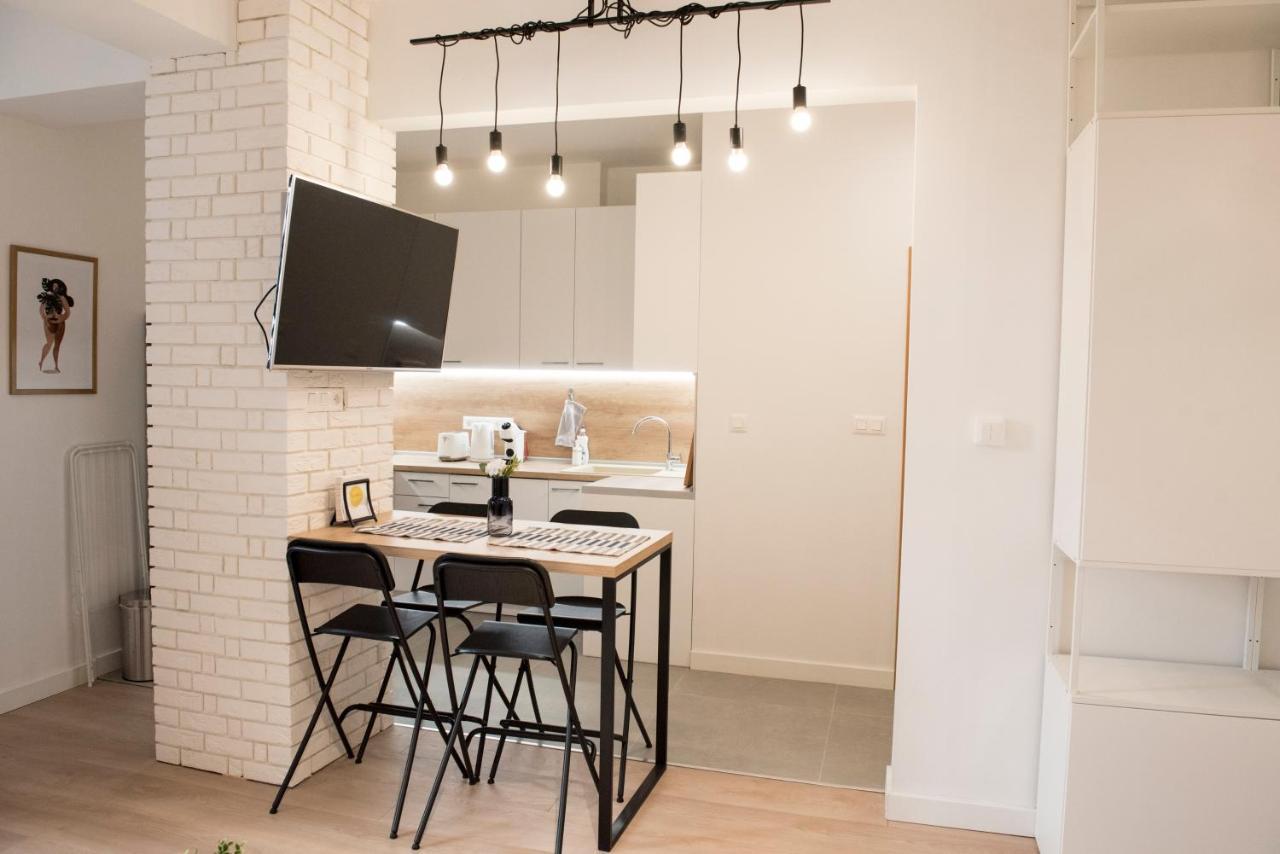 Top Center Designer Studio Apartment 소피아 외부 사진