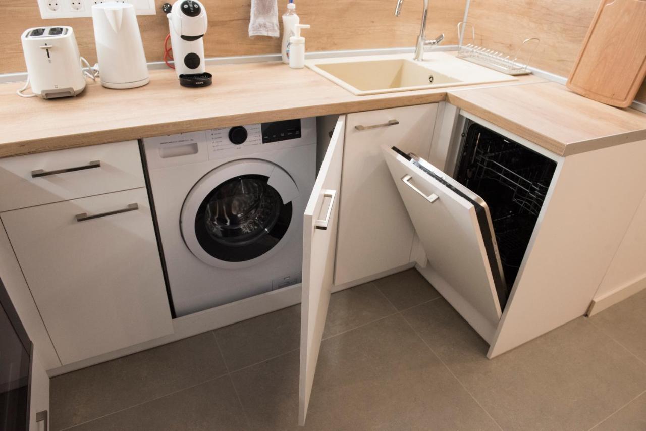 Top Center Designer Studio Apartment 소피아 외부 사진